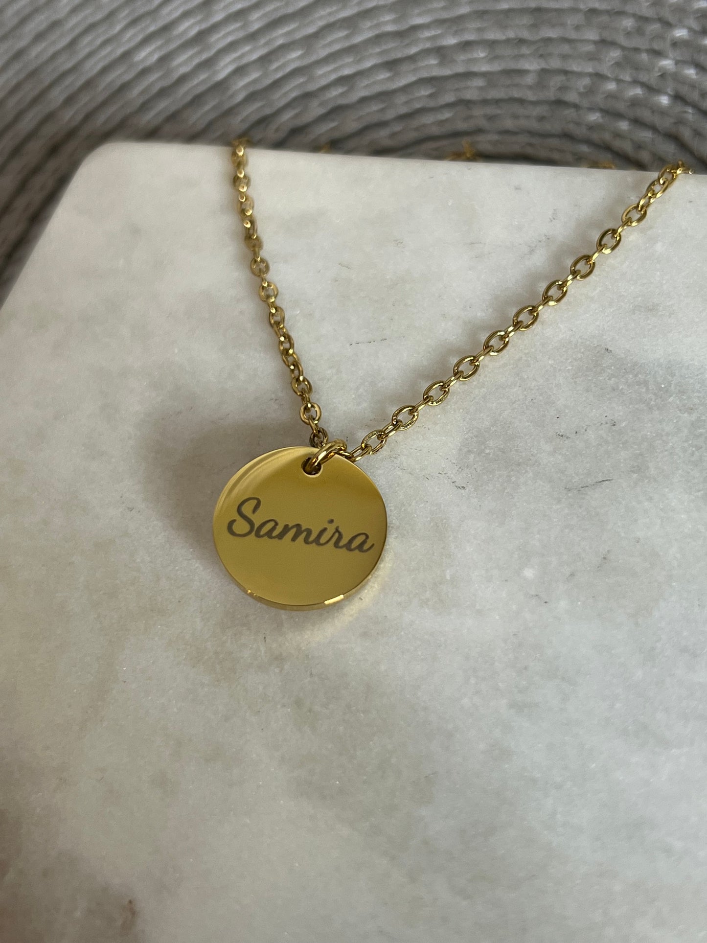 Round name necklace